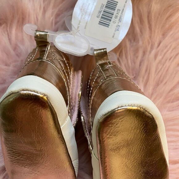 *NWT* Baby Deer Gold 0-2 Month Baby Boots - Picture 3 of 4